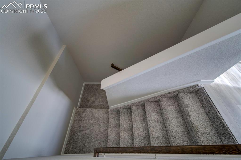 Image 31 of 34: Stairs