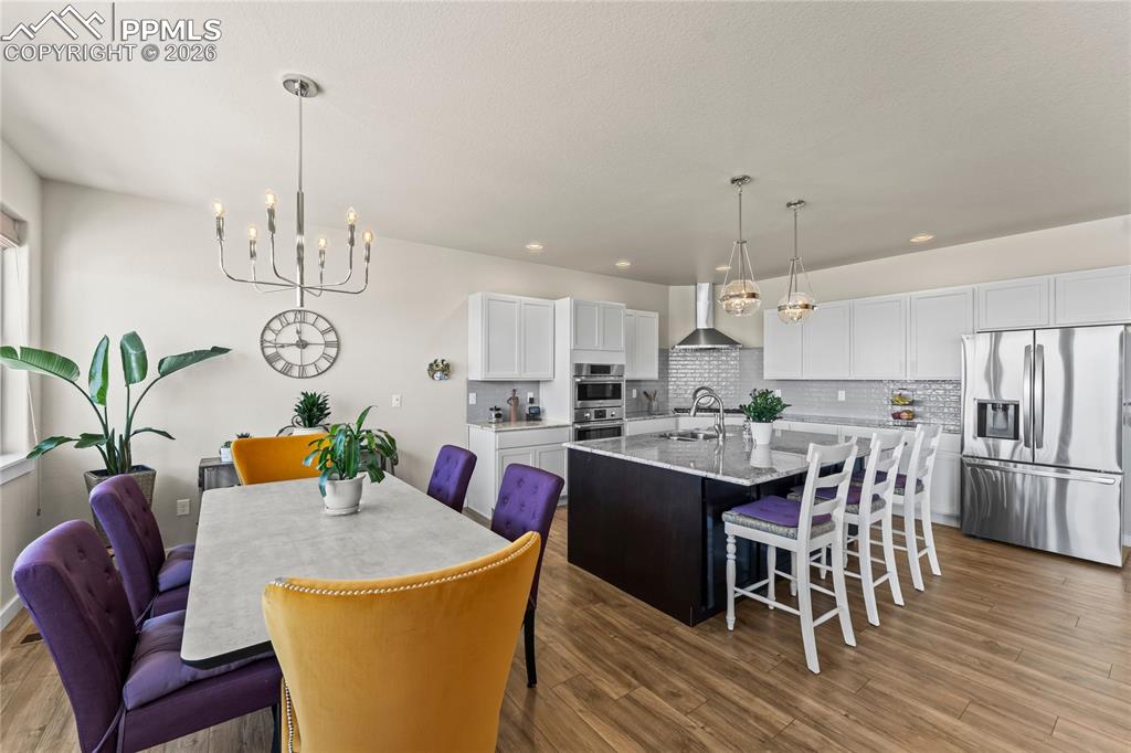 Image 11 of 50: Kitchen