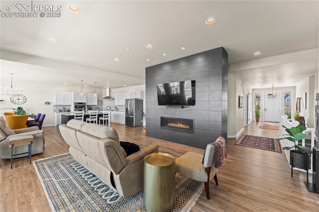 Image 14 of 50: Living Room