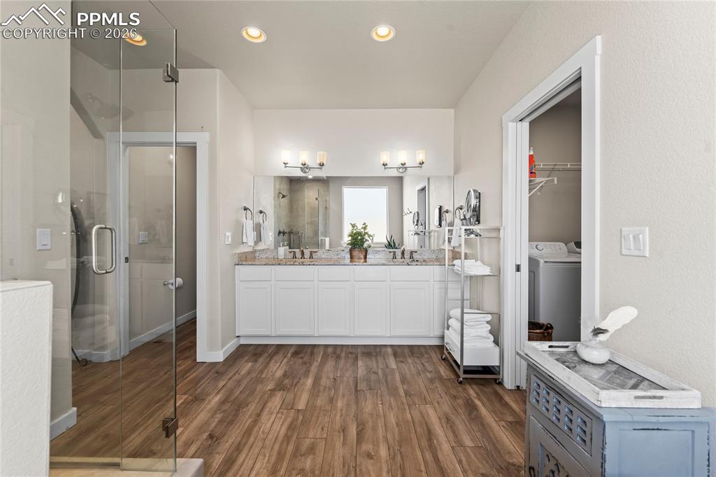 Image 28 of 50: Main level primary bathrom