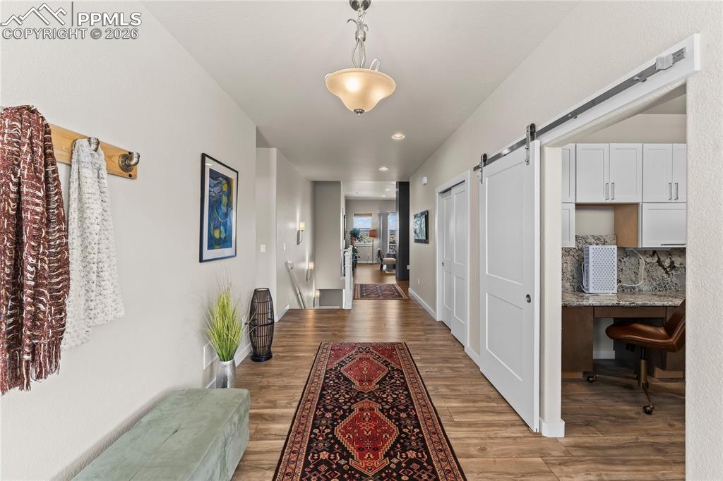 Image 5 of 50: View inside from the front door