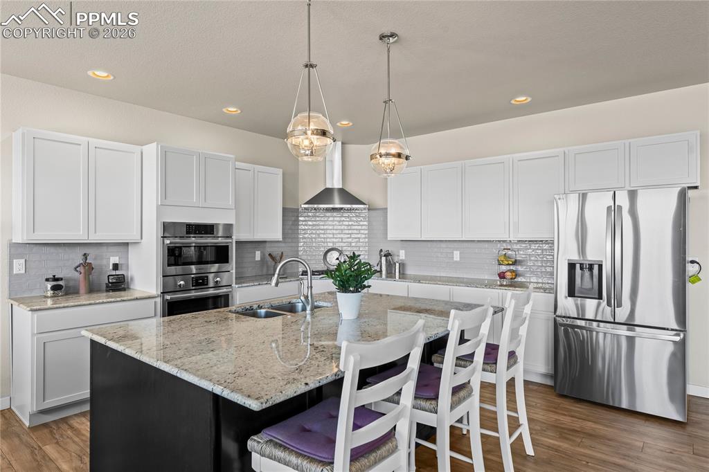 Image 8 of 50: Kitchen