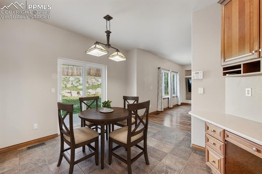 Image 12 of 35: Virtually Staged