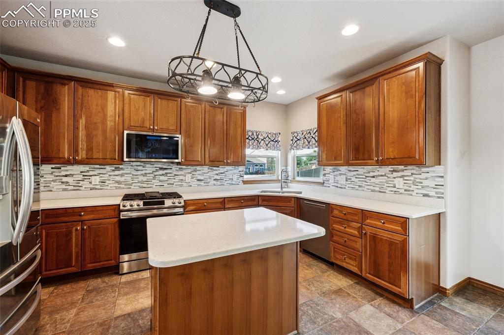 Image 15 of 35: Kitchen