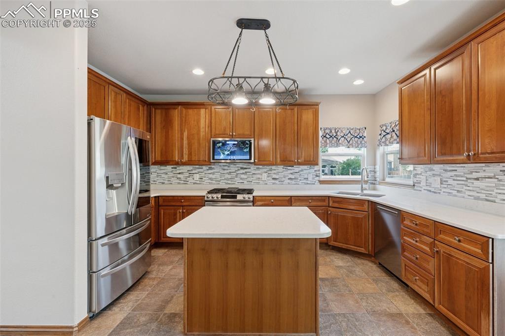 Image 17 of 35: Kitchen