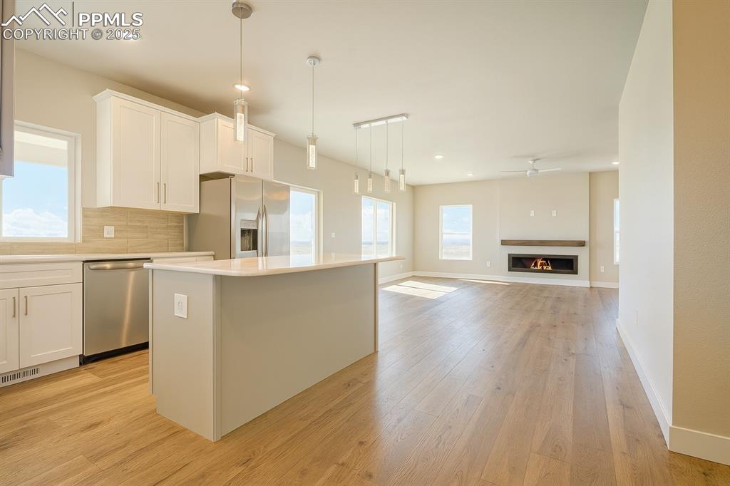 Image 11 of 50: Kitchen