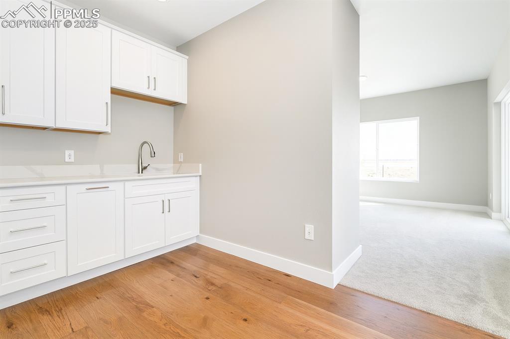 Image 15 of 50: Kitchen