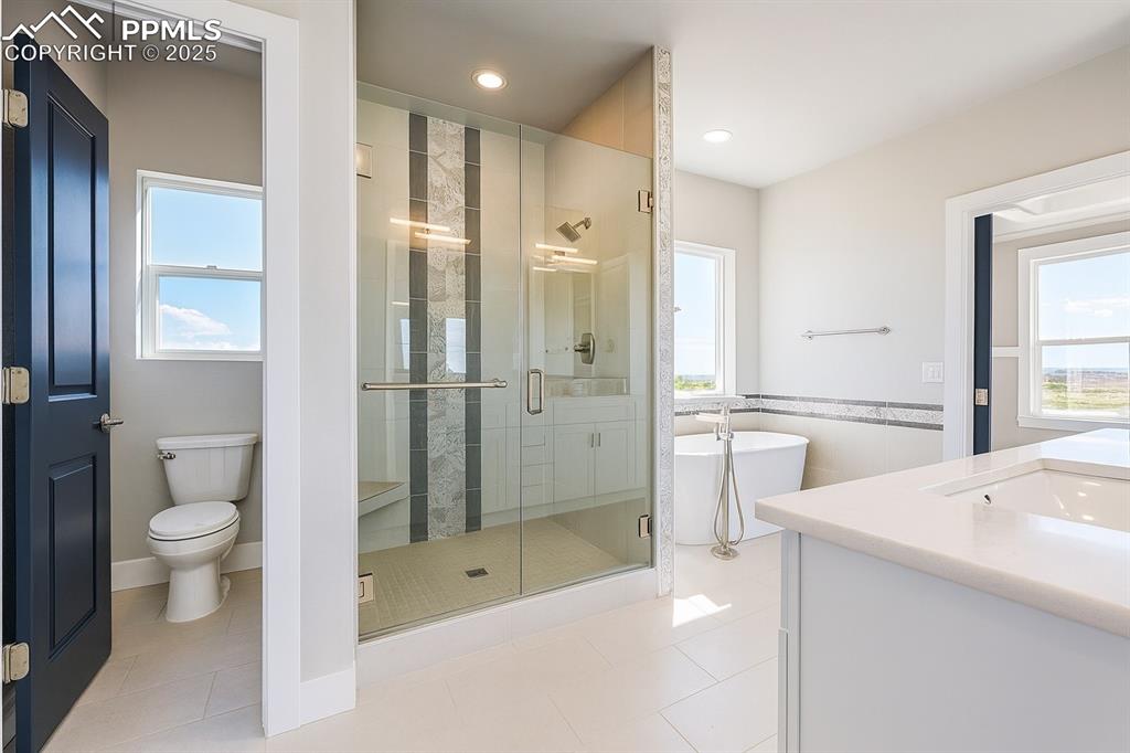 Image 28 of 50: Bathroom