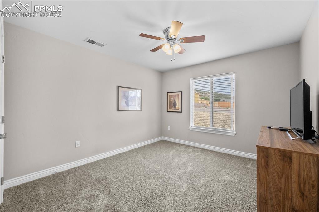 Image 12 of 33: Bedroom