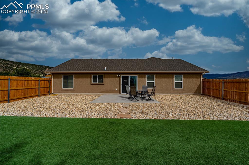 Image 25 of 33: Back of Structure