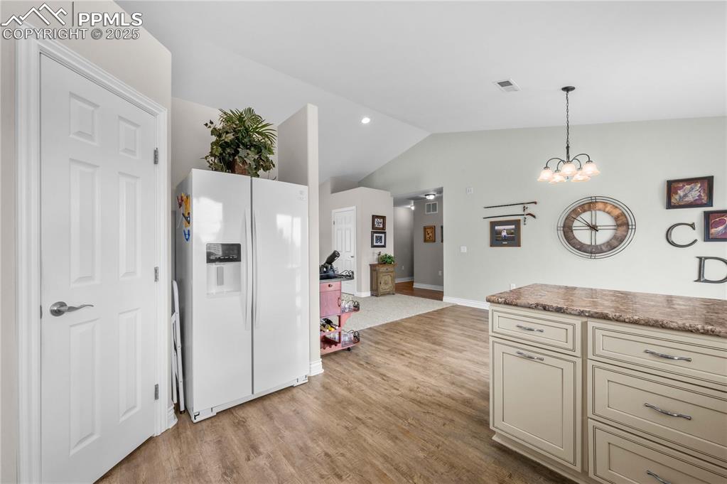 Image 3 of 33: Kitchen