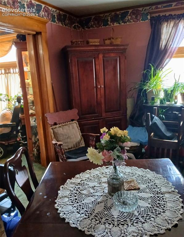 Image 8 of 12: Dining Area