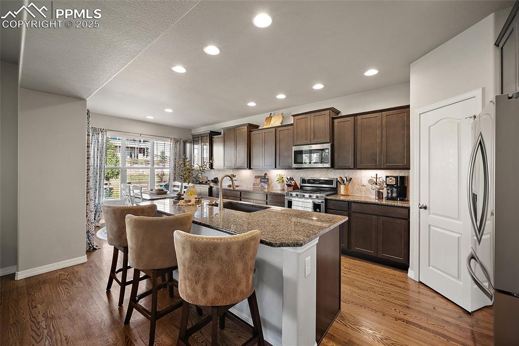Image 16 of 42: Kitchen