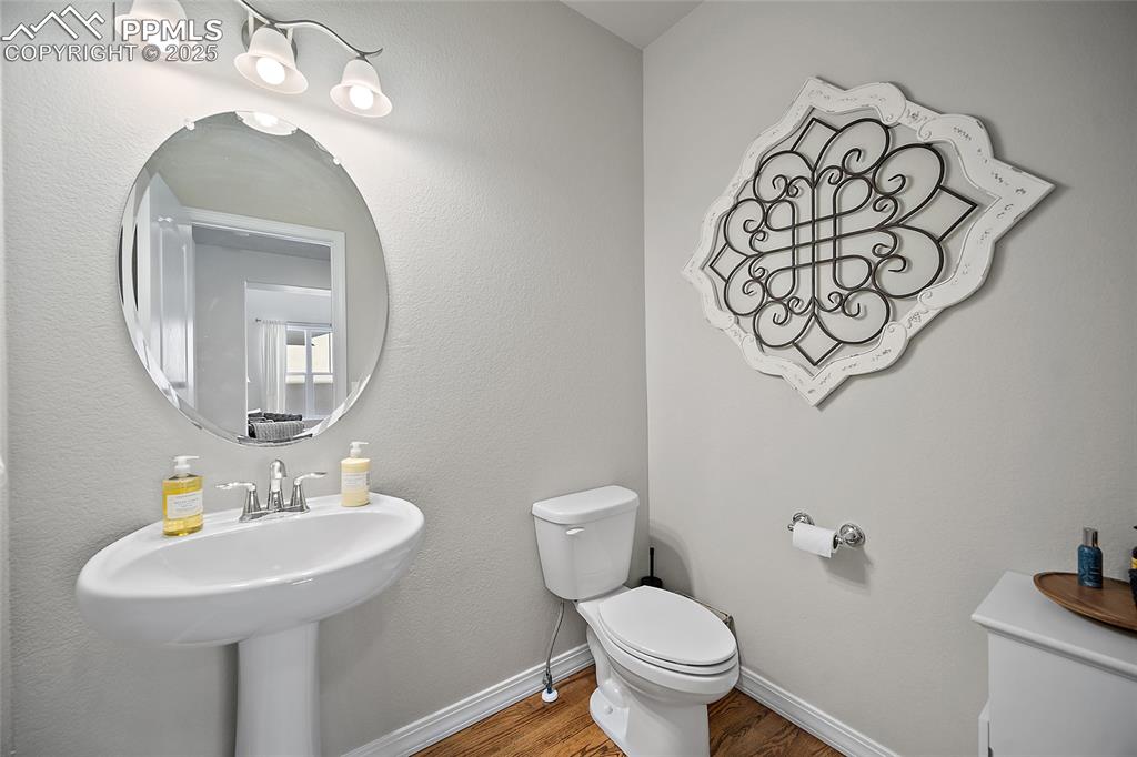 Image 21 of 42: Bathroom