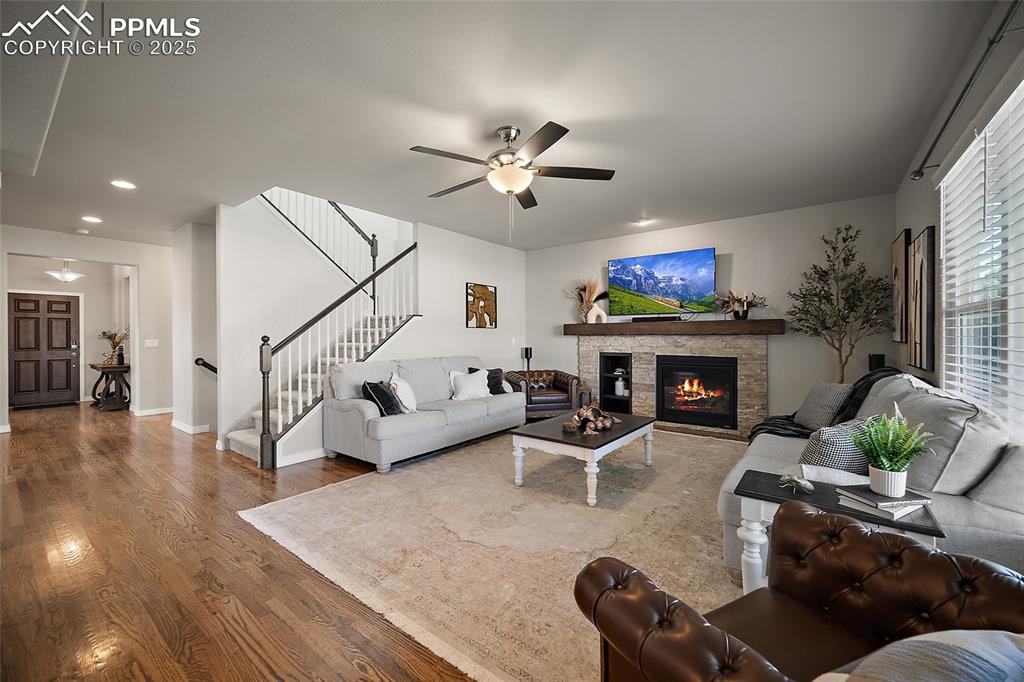 Image 6 of 42: Living Room