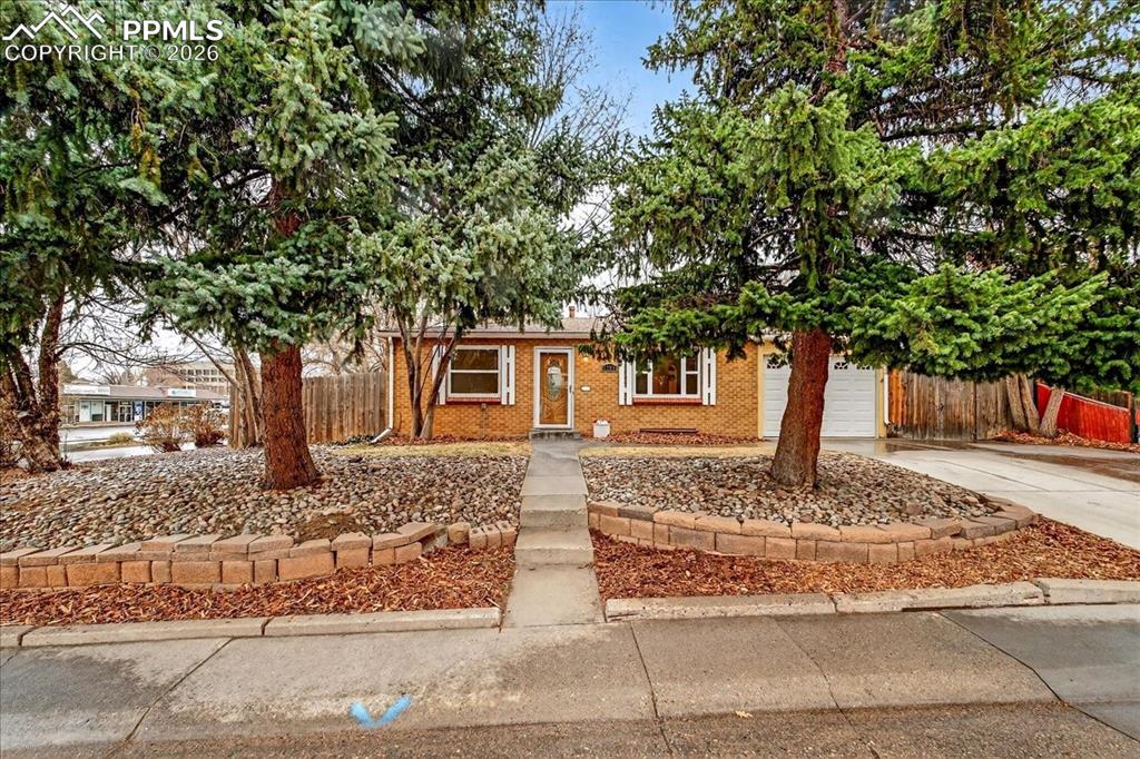 Image 3 of 32: Front of Structure