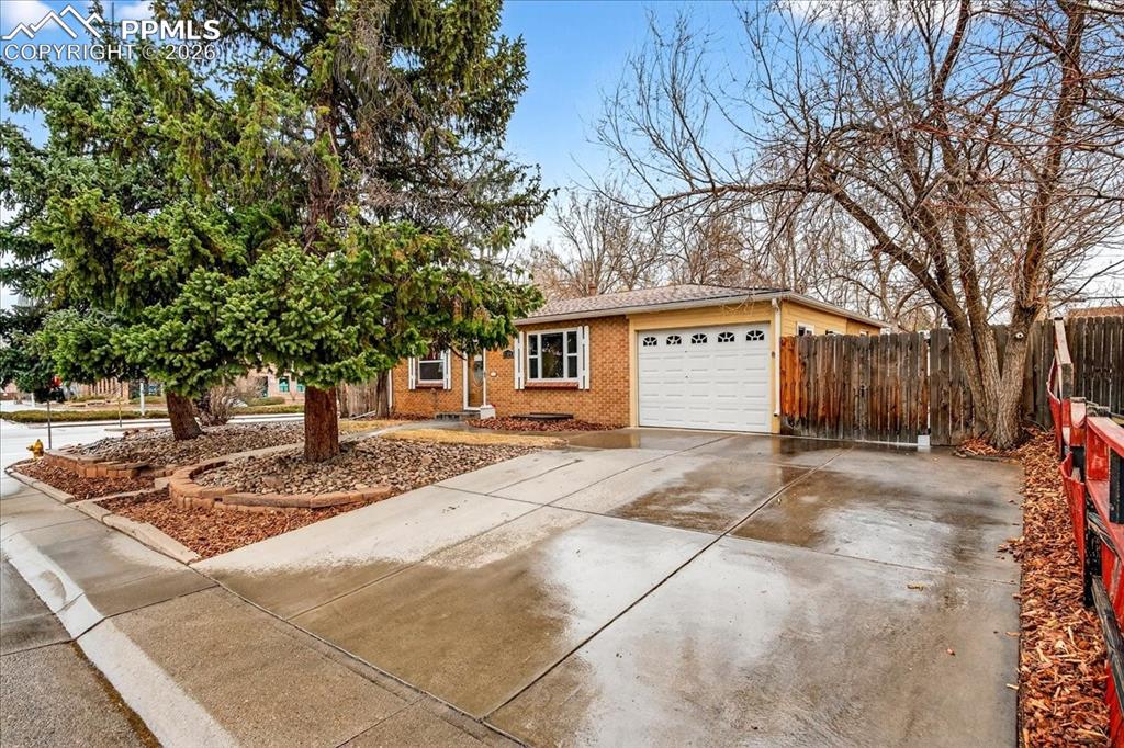 Image 4 of 32: Front of Structure