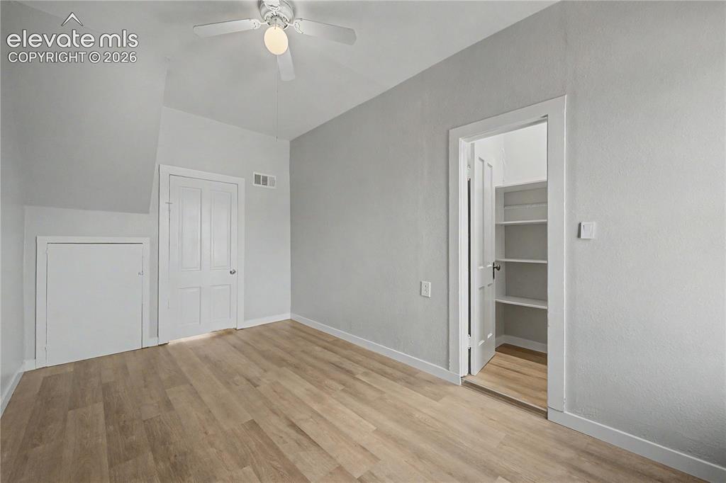Image 8 of 35: Bedroom