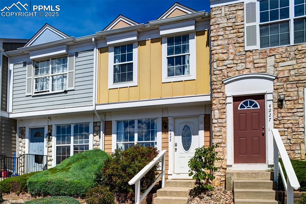 Image 2 of 34: Front of Structure