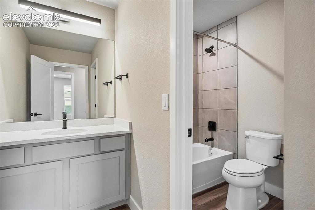 Image 10 of 25: Bathroom
