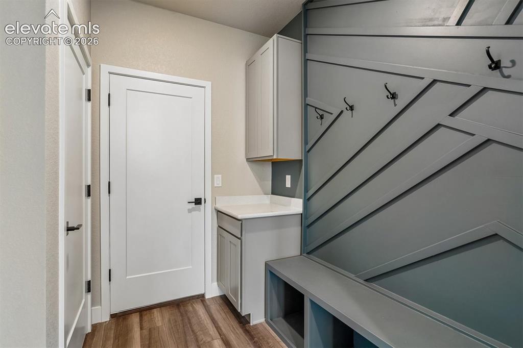 Image 22 of 25: Mud Room