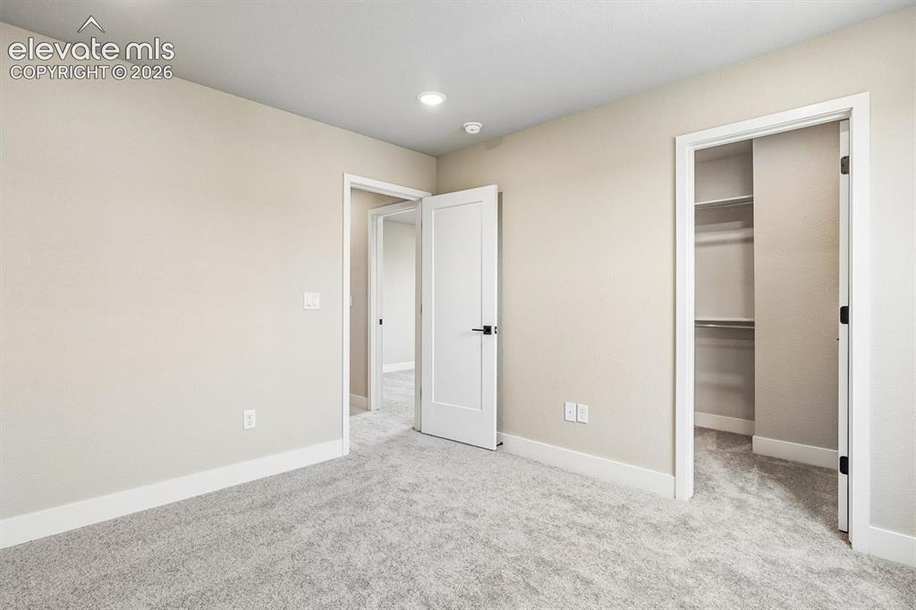 Image 9 of 25: Bedroom