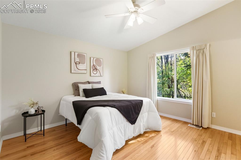 Image 15 of 23: Bedroom