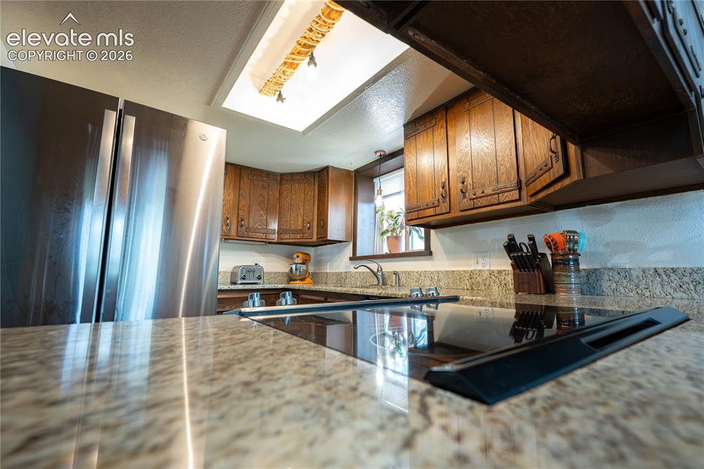 Image 2 of 27: Kitchen