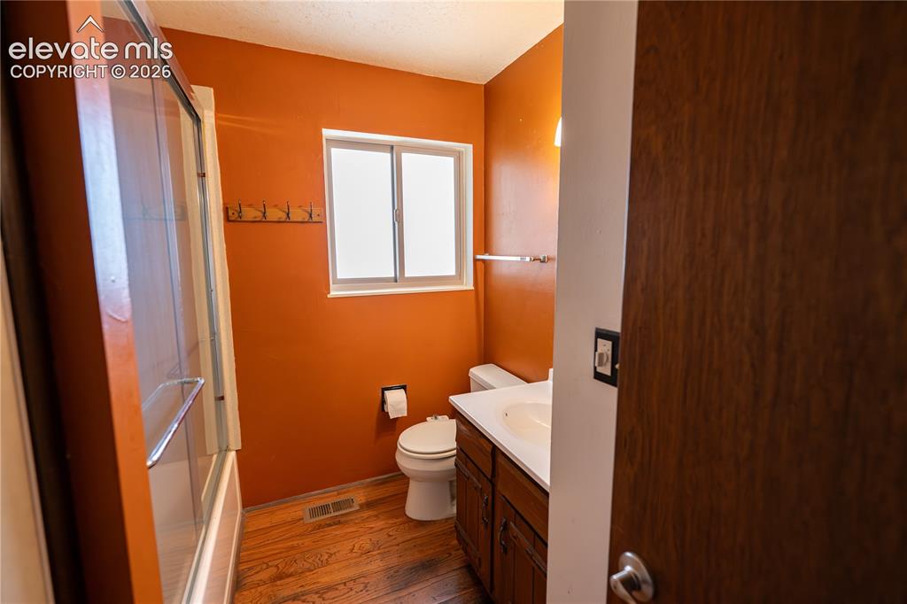 Image 20 of 27: Primary Bath