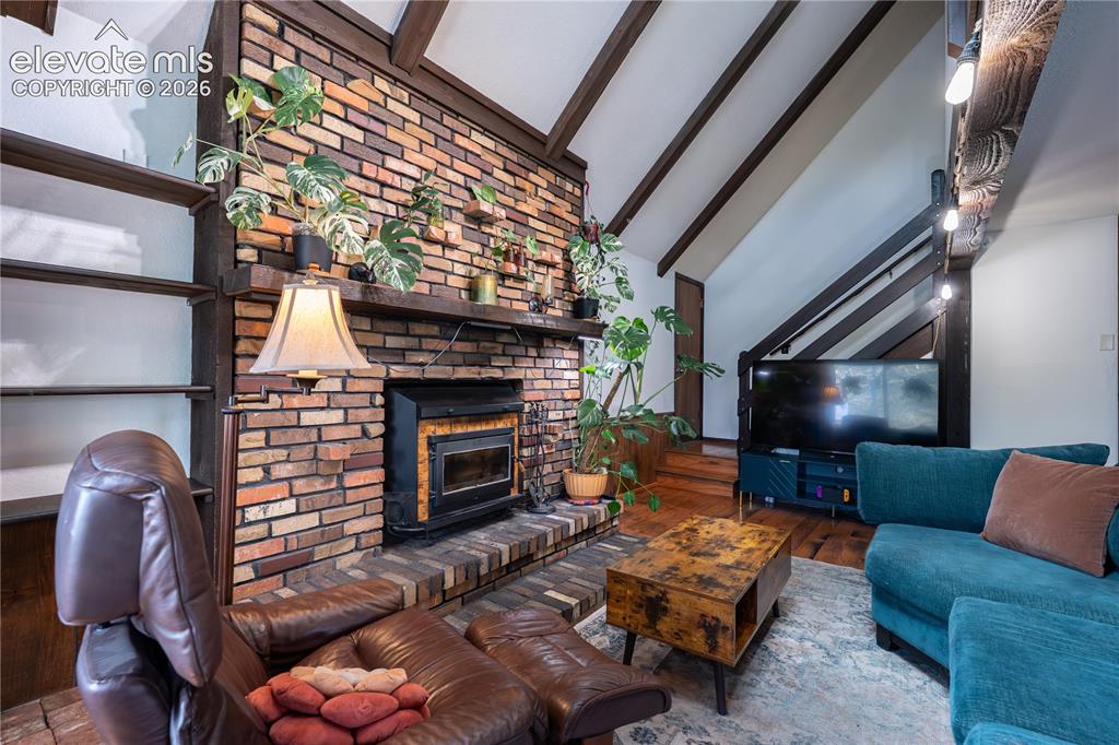 Image 8 of 27: Living Room