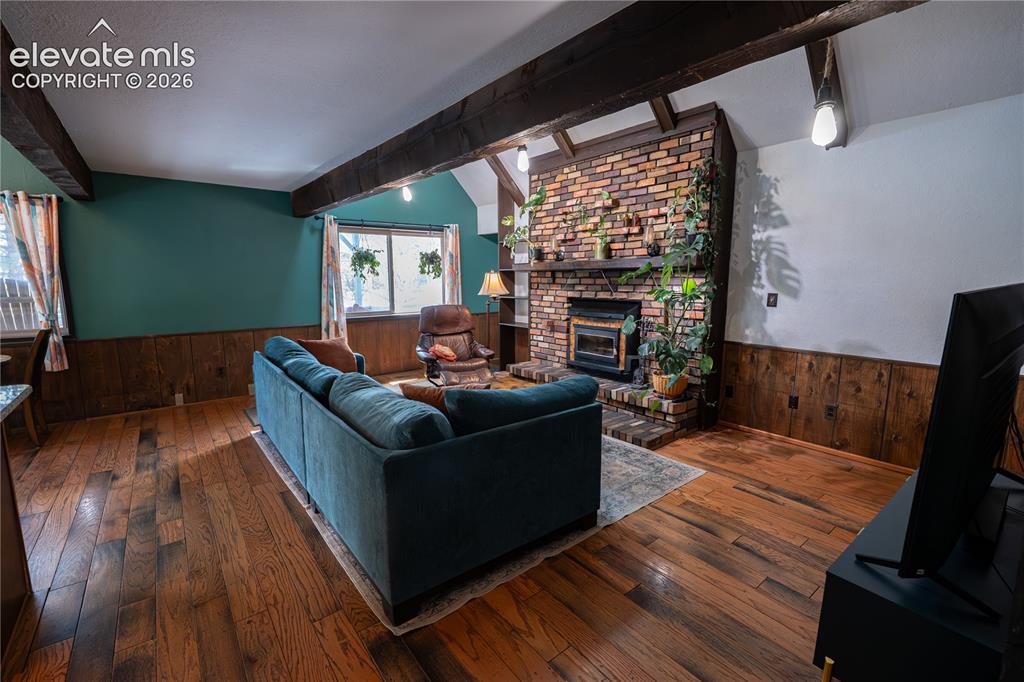 Image 9 of 27: Living Room