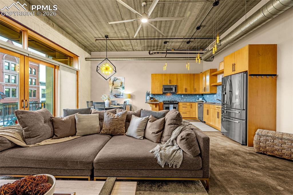 Image 13 of 32: Living Room