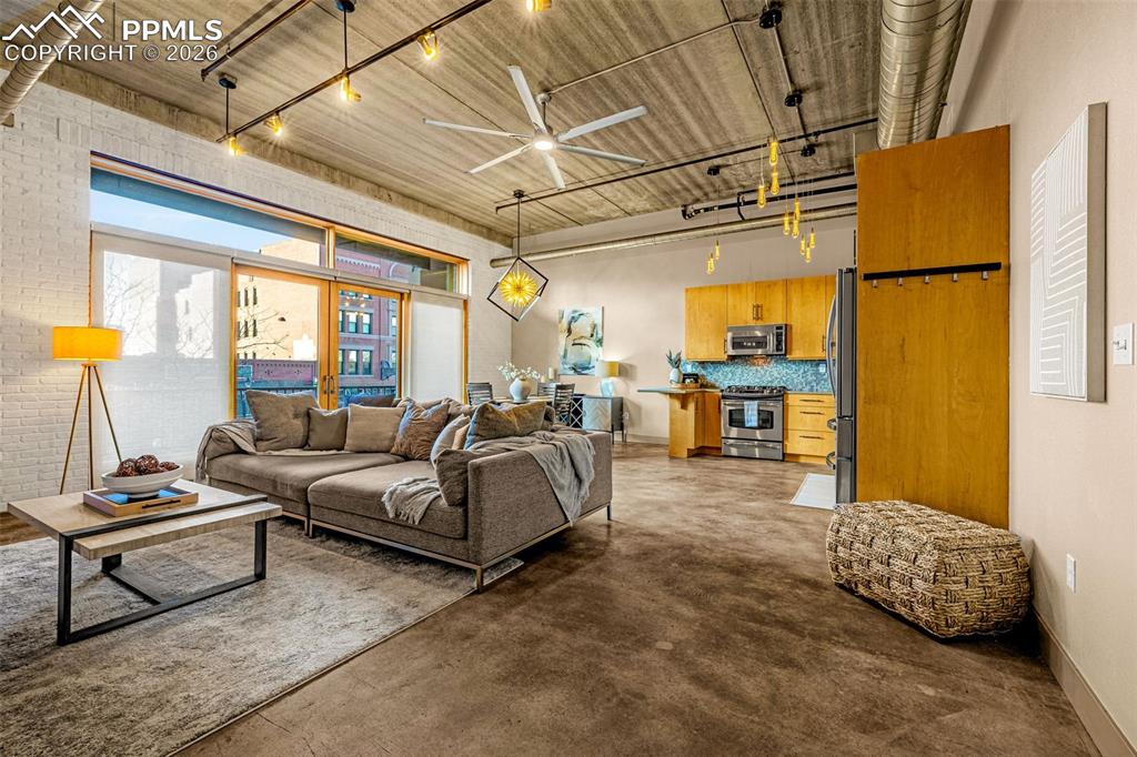 Image 2 of 32: Living Room