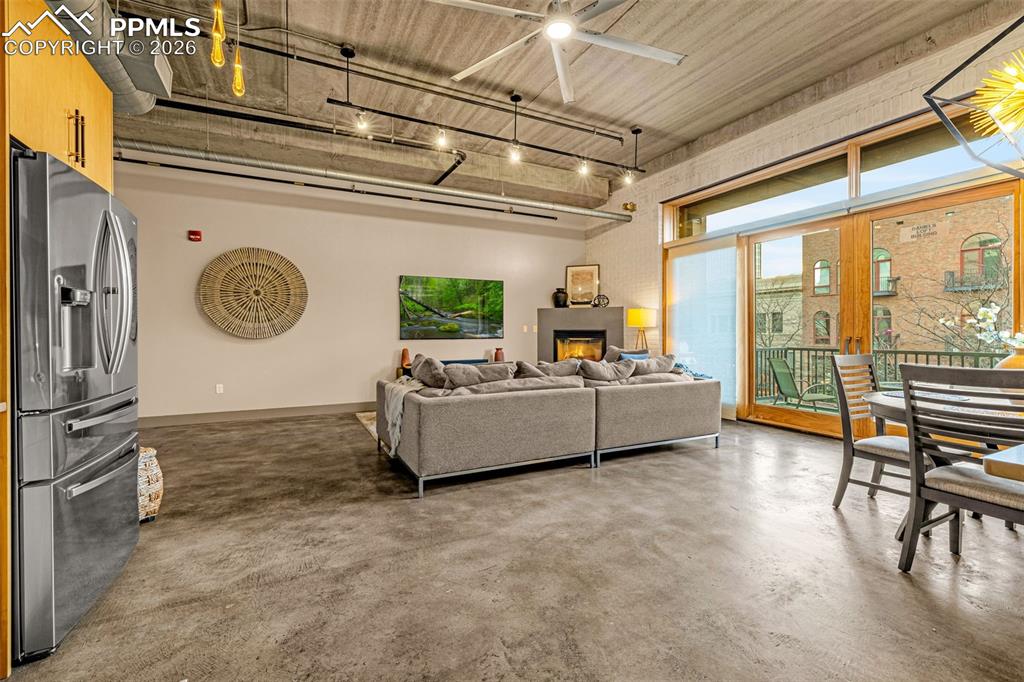 Image 9 of 32: Living Room