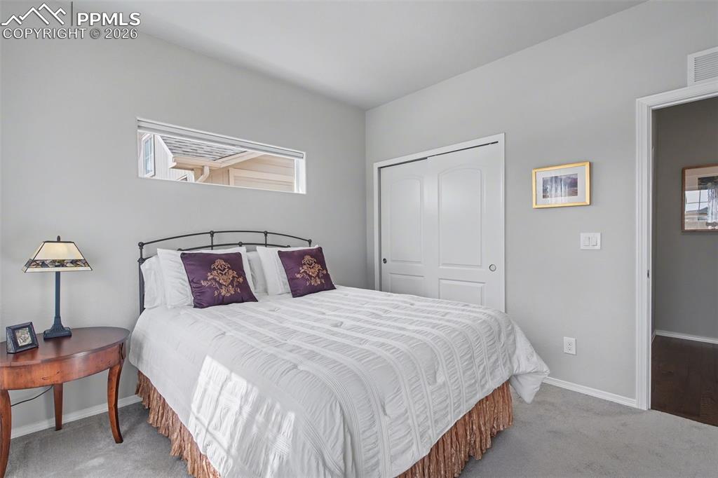 Image 10 of 33: Bedroom