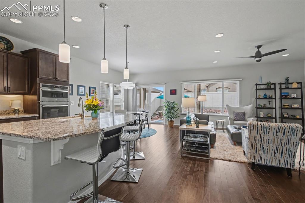 Image 16 of 33: Kitchen