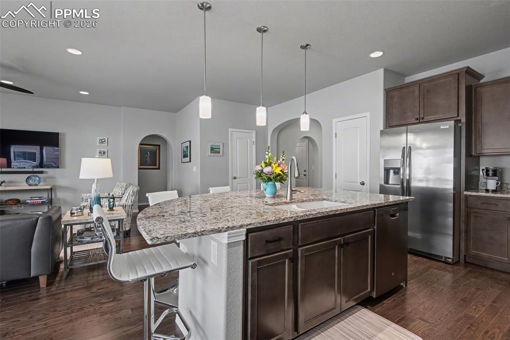 Image 17 of 33: Kitchen