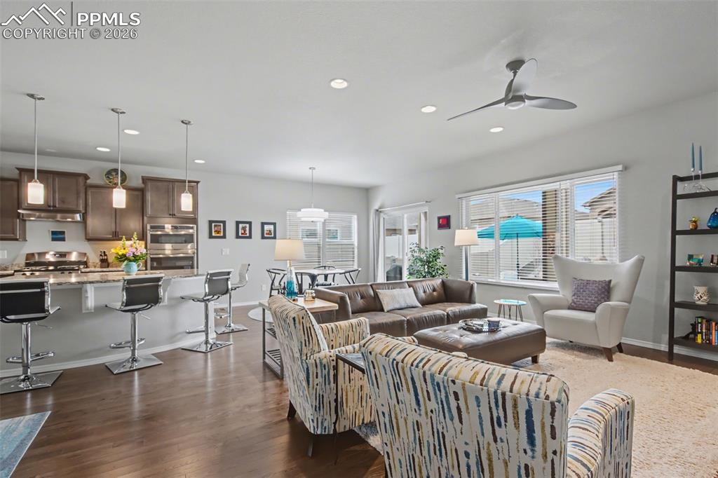 Image 3 of 33: Living Room