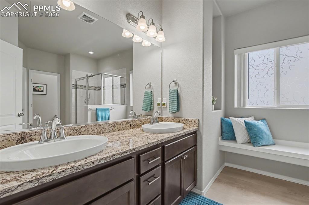 Image 7 of 33: Main Bathroom