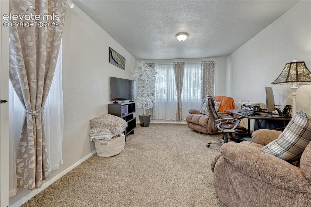 Image 19 of 45: Family Room