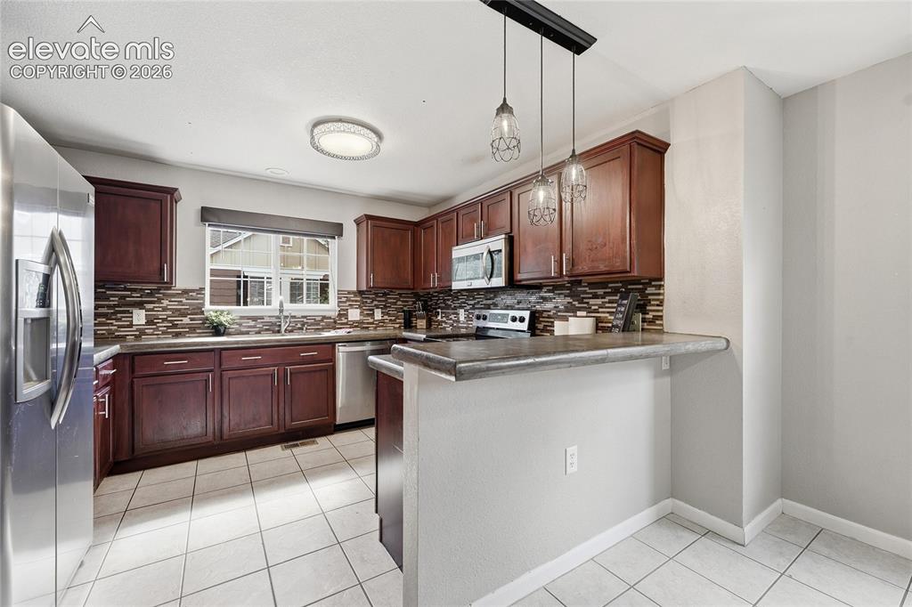Image 8 of 30: Kitchen