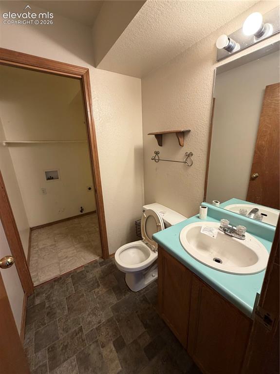 Image 7 of 18: Bathroom
