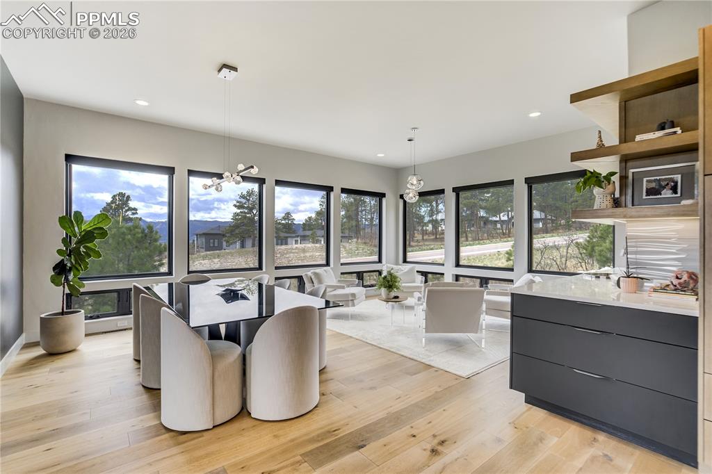 Image 13 of 48: Dining Area