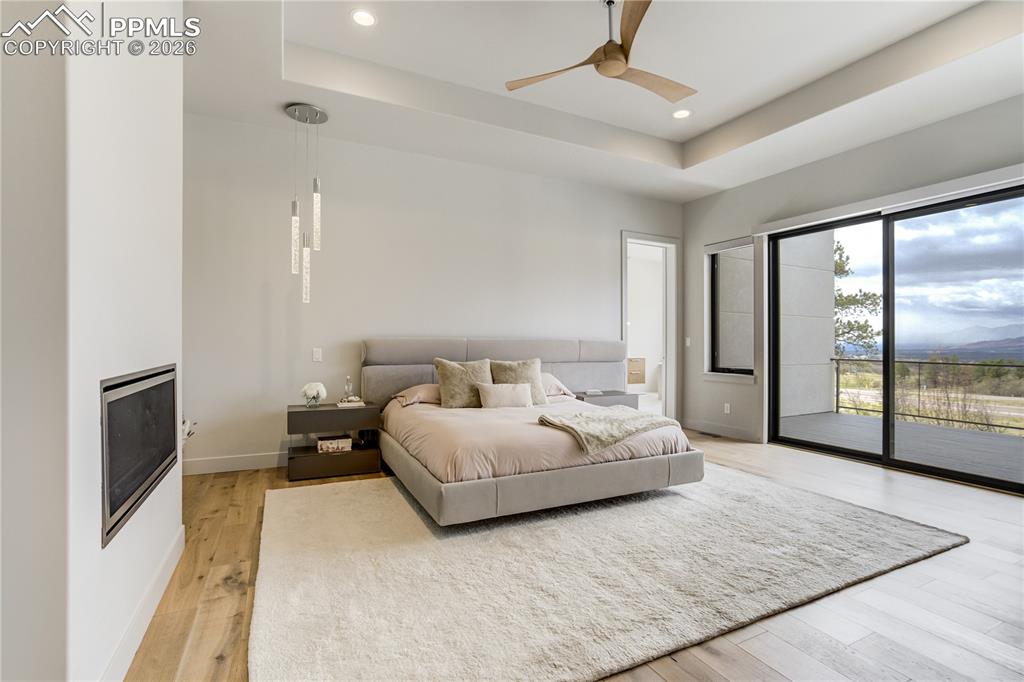 Image 18 of 48: Bedroom