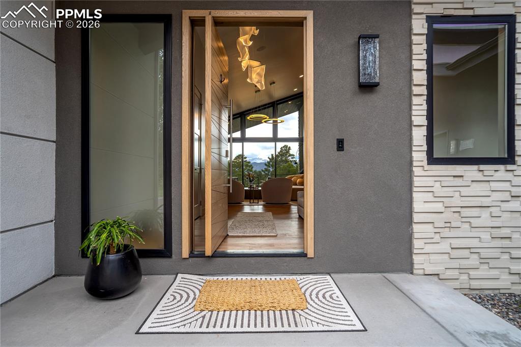 Image 3 of 48: Entry