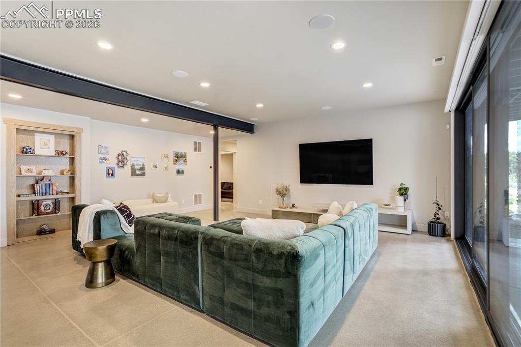 Image 30 of 48: Living Room