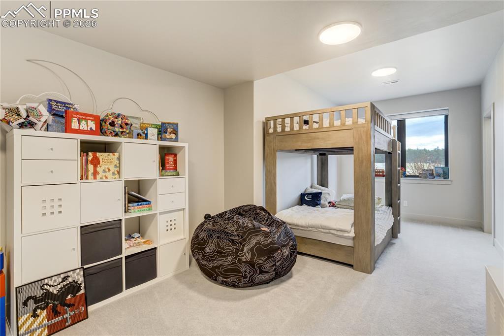 Image 40 of 48: Bedroom