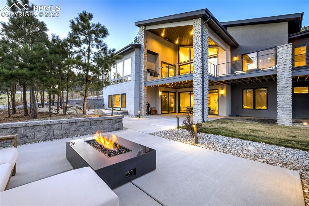 Image 45 of 48: Back of Structure