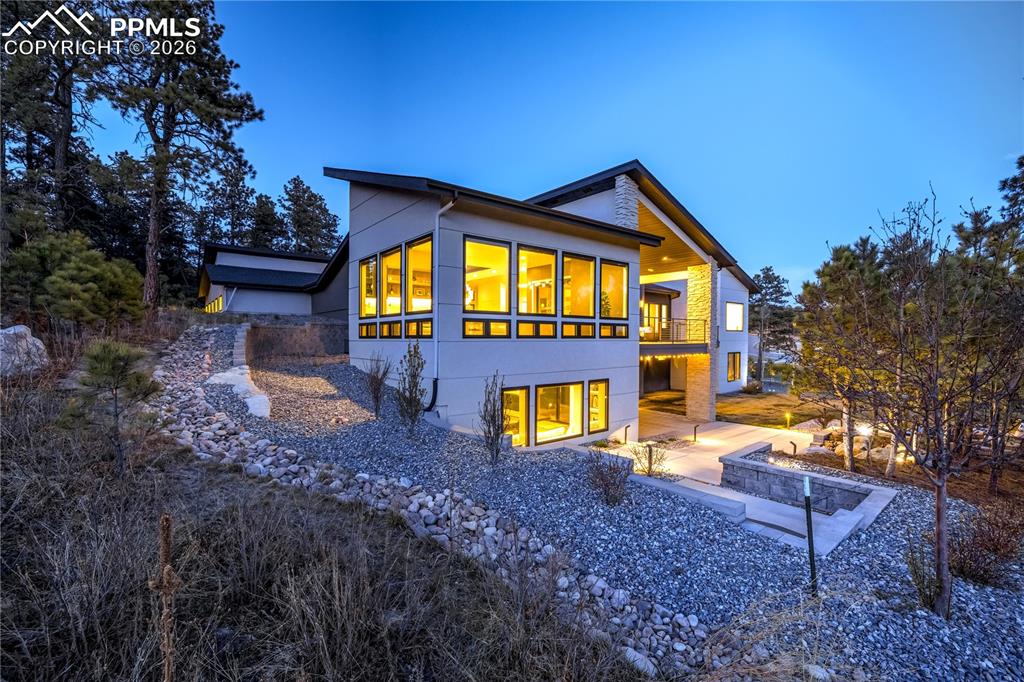 Image 46 of 48: Back of Structure