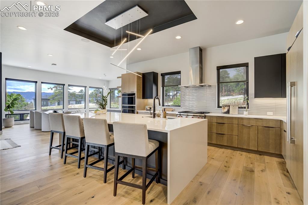 Image 9 of 48: Kitchen